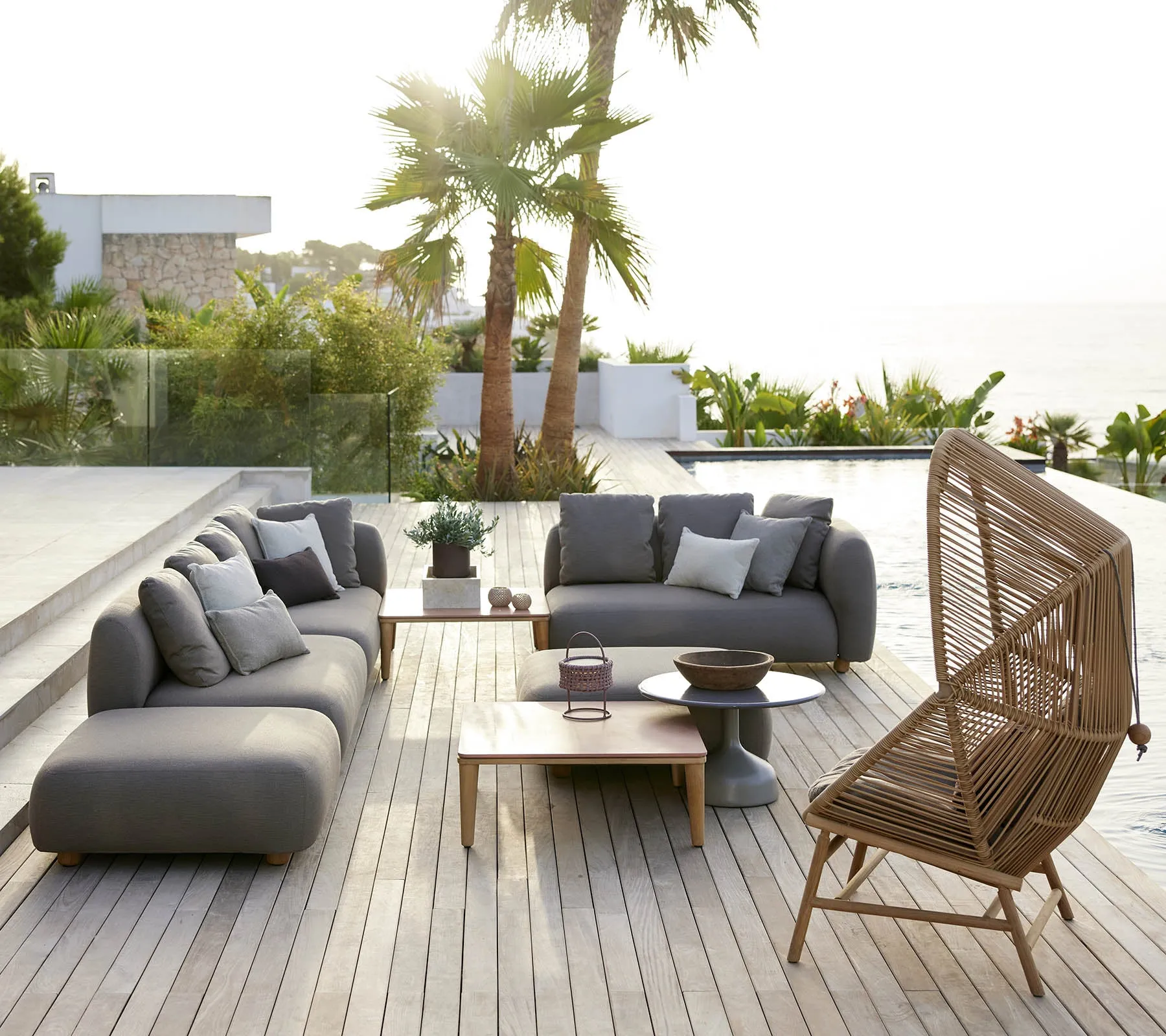 Capture corner sofa w/ table, pouf & chaise lounge