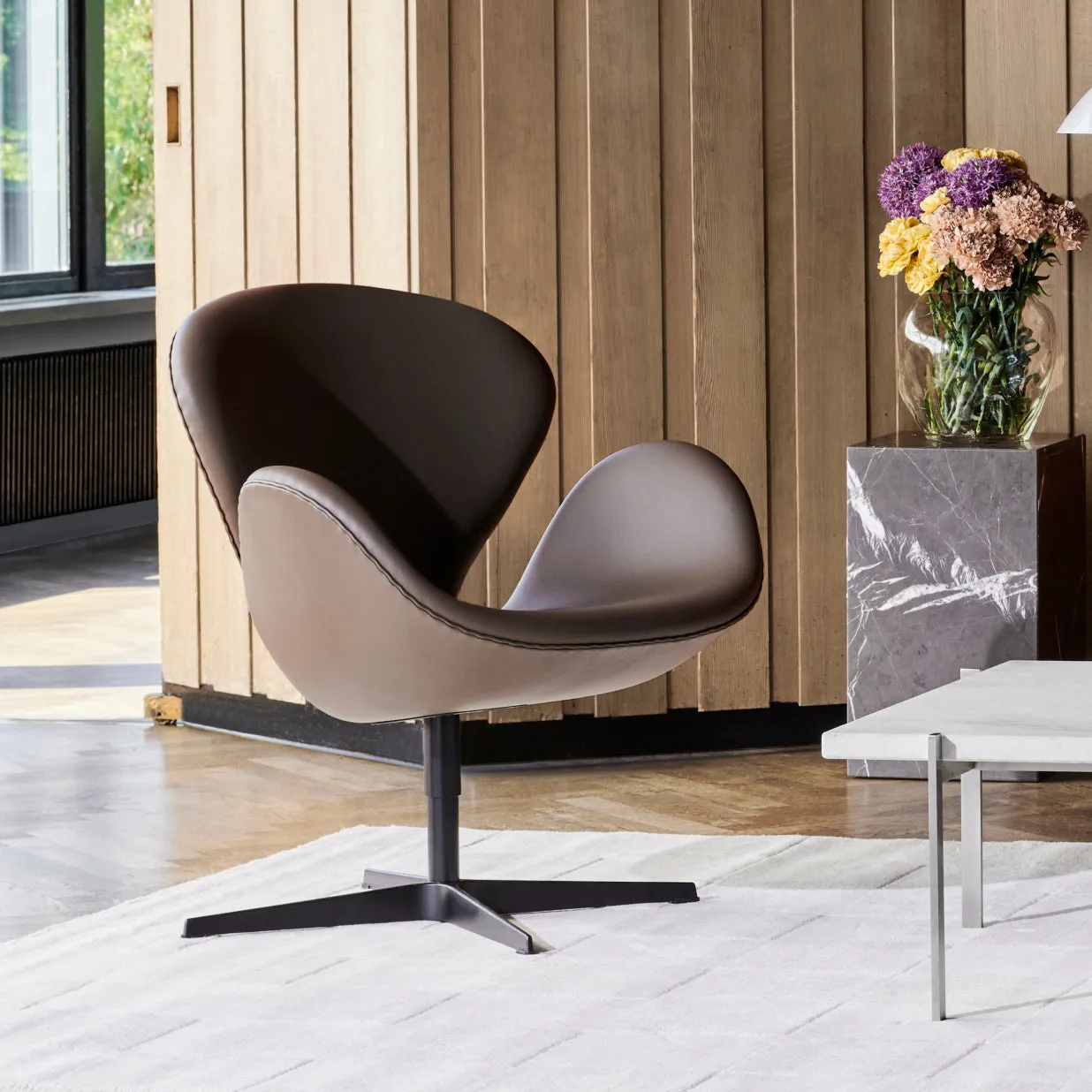 Fritz Hansen Swan™ Chair Leather