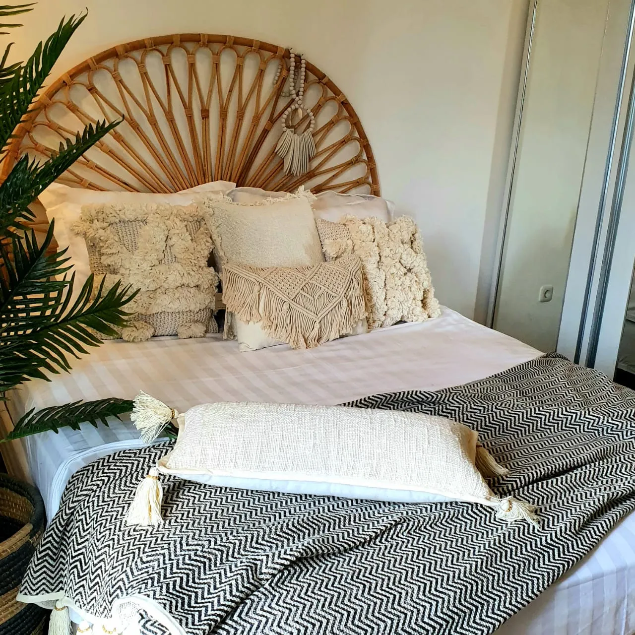 Zigzag Pattern Motif Raw Cotton Throw